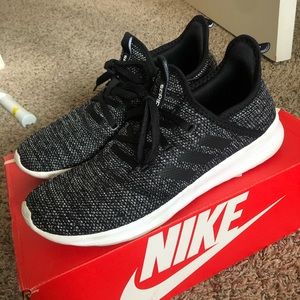 Adidas Women’s Cloudfoam Shoes used